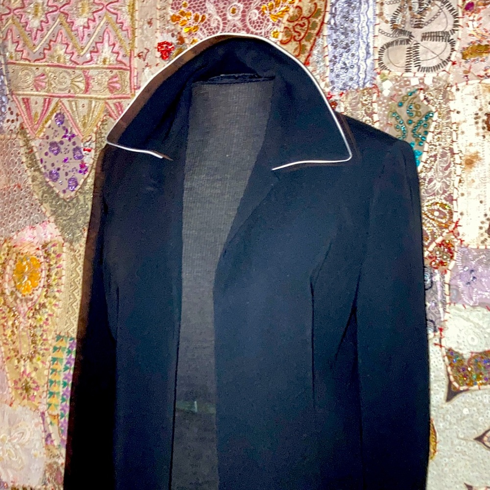 Solid Black Open Shell With White Under Collar 71… - image 2